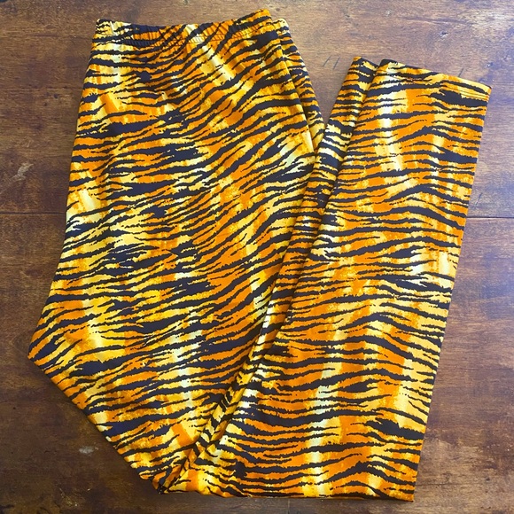 Pin Up Girl Clothing Tiger Print Leggings - Picture 1 of 4